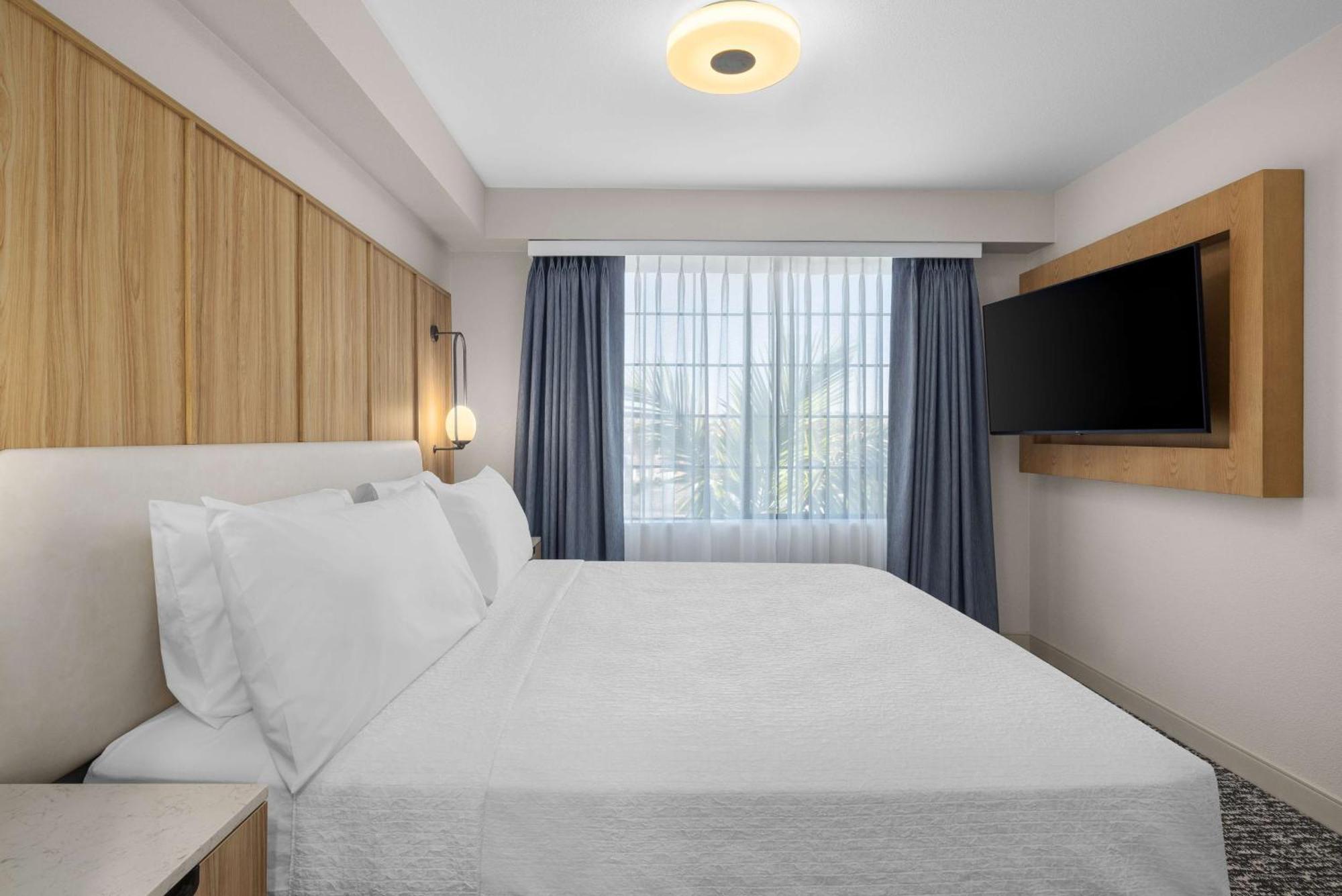 Homewood Suites By Hilton San Diego Airport-Liberty Station Экстерьер фото