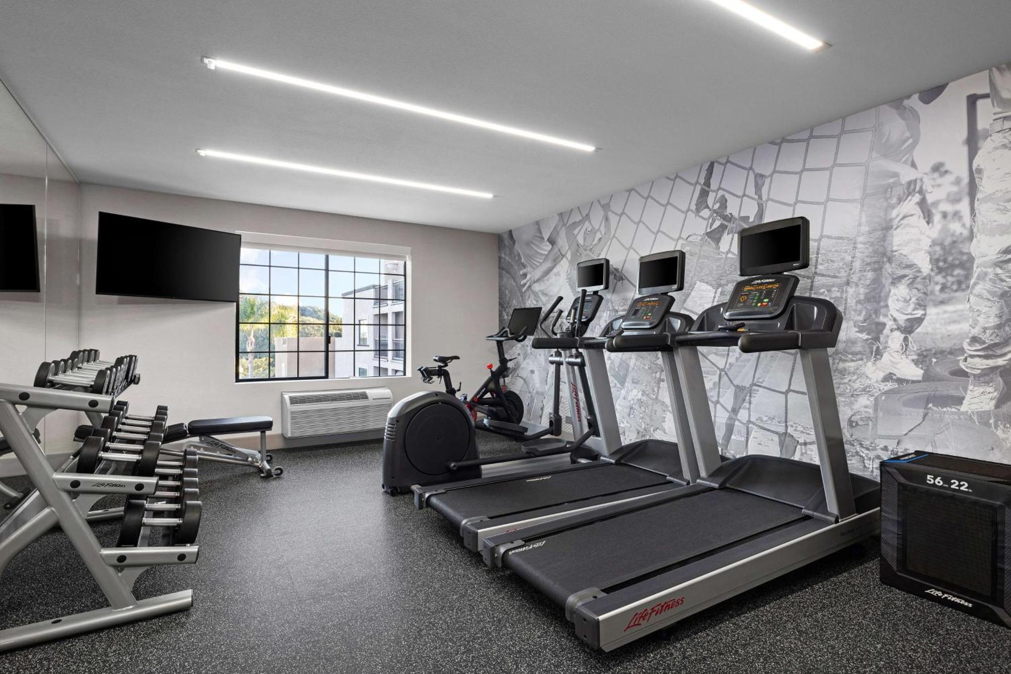 Homewood Suites By Hilton San Diego Airport-Liberty Station Экстерьер фото